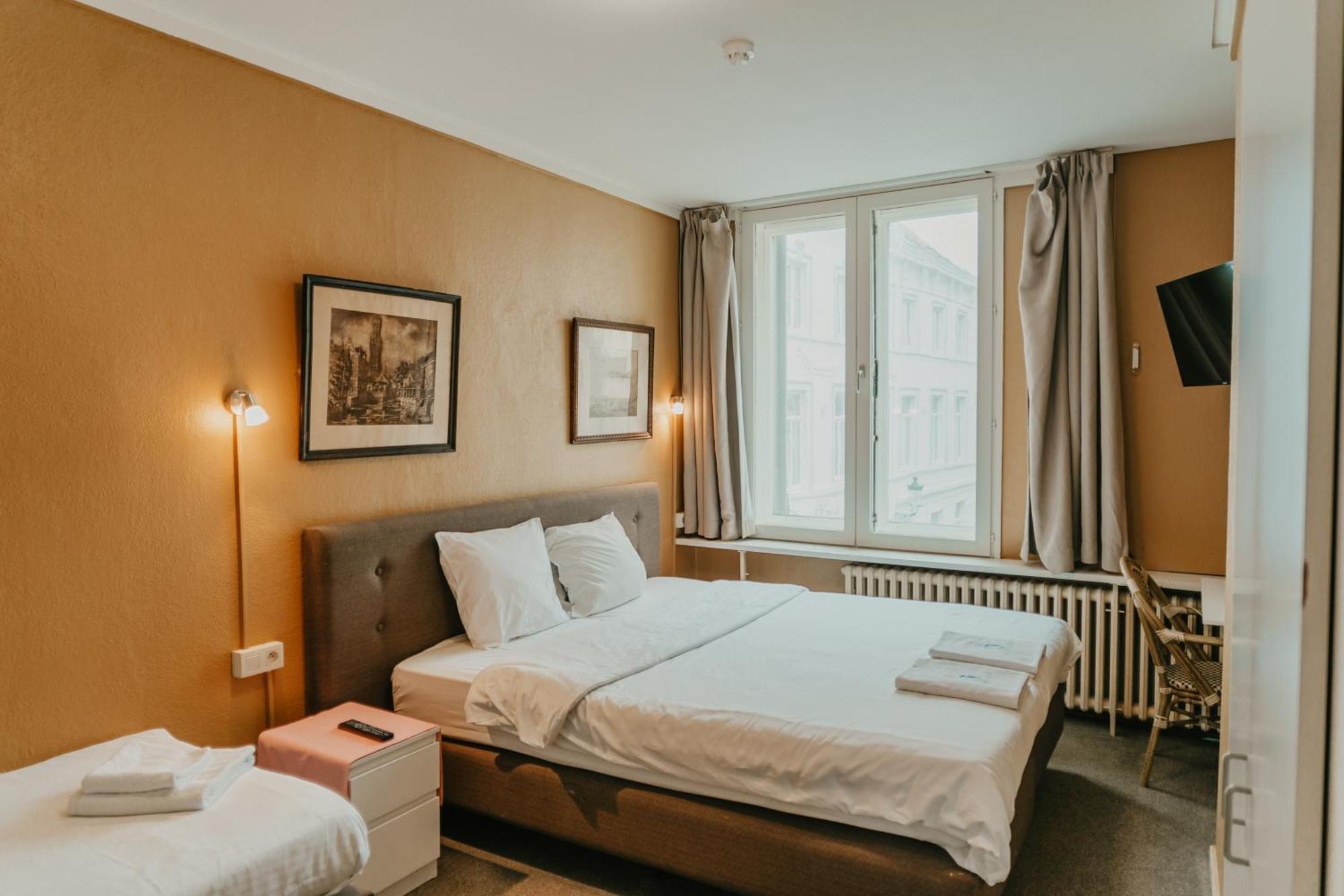 ברוז' Hotel Cavalier מראה חיצוני תמונה