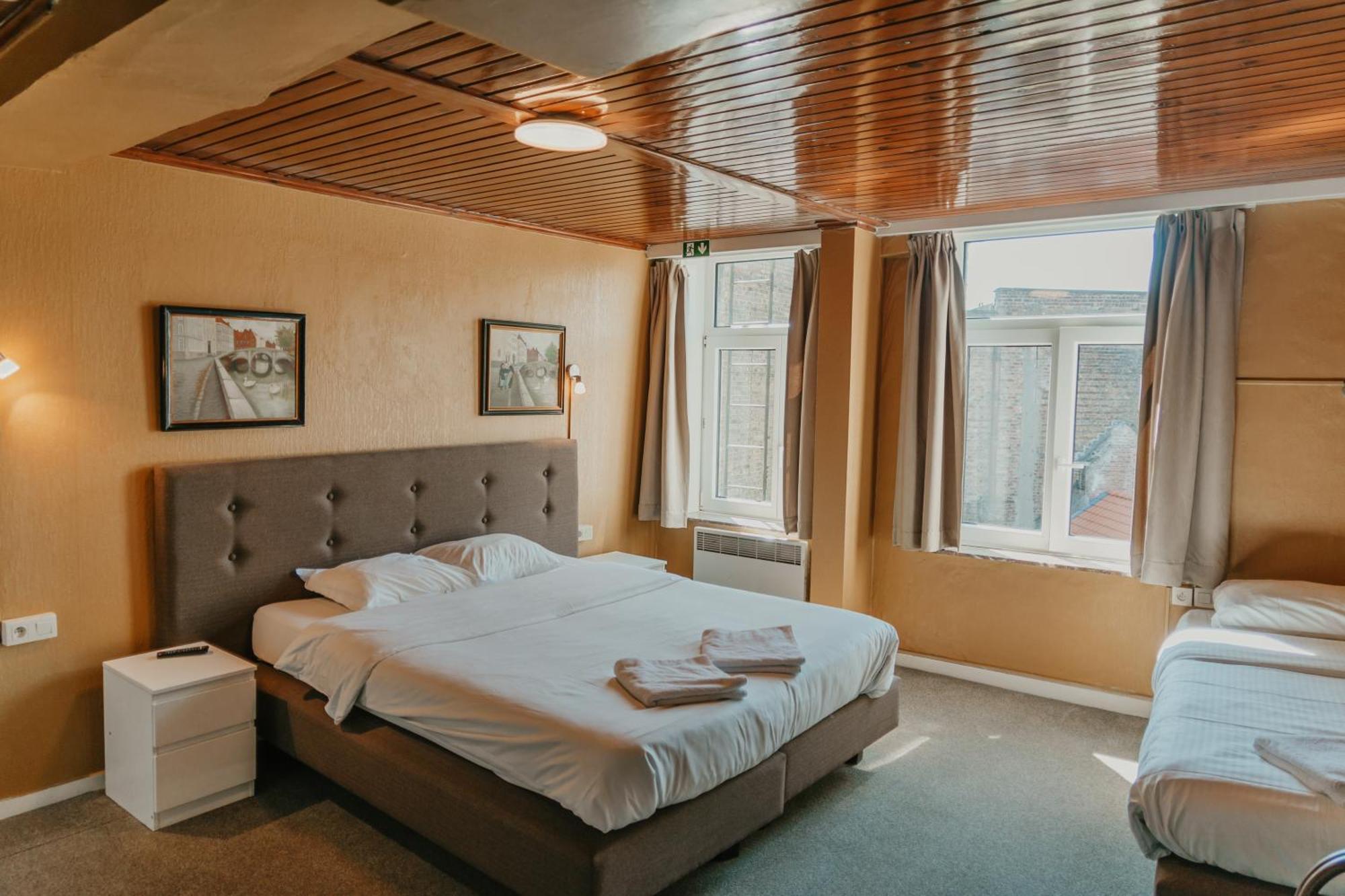 ברוז' Hotel Cavalier מראה חיצוני תמונה