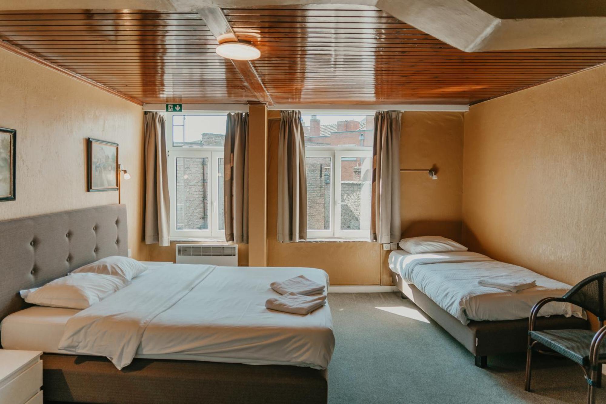 ברוז' Hotel Cavalier מראה חיצוני תמונה