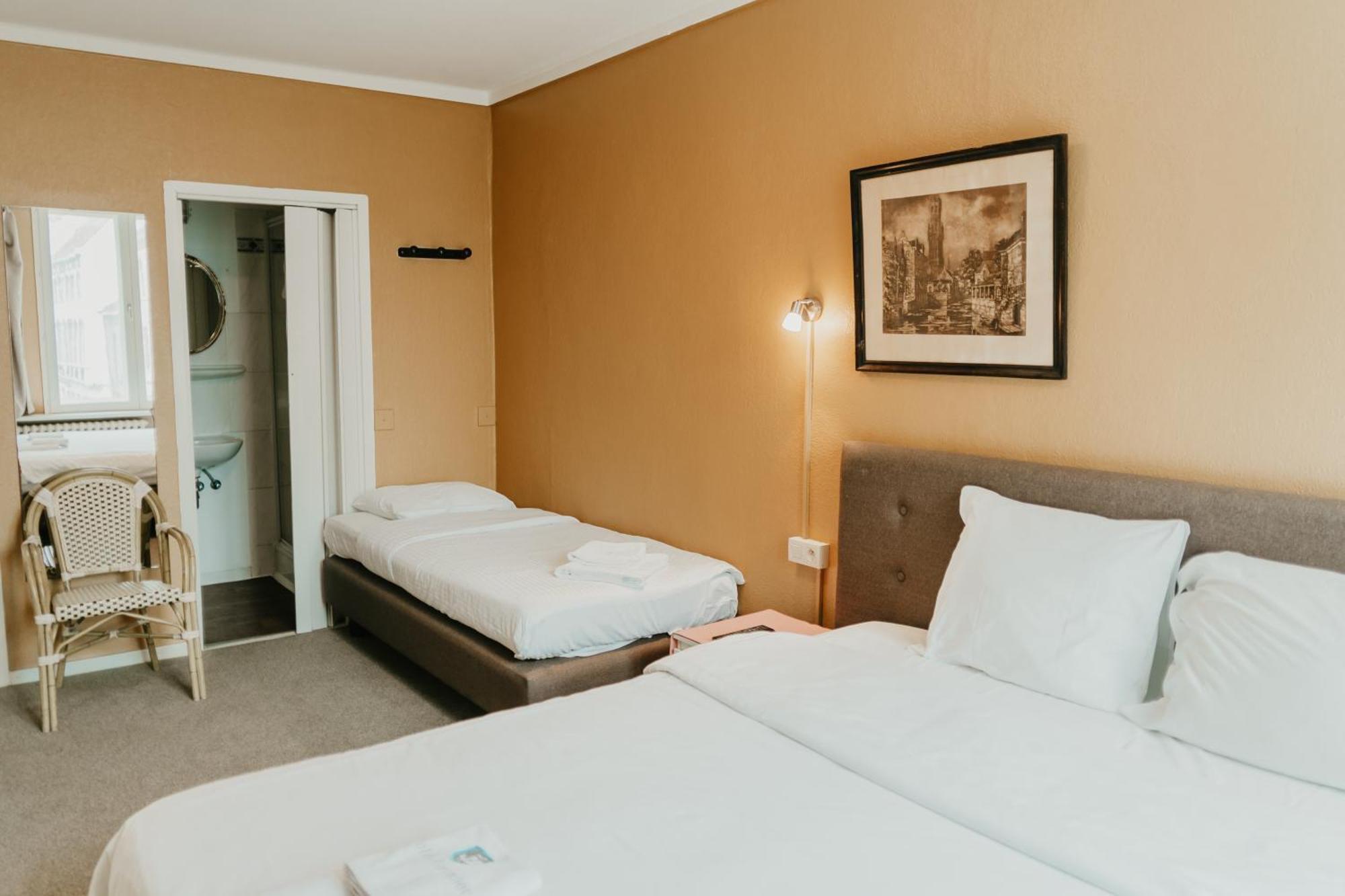 ברוז' Hotel Cavalier מראה חיצוני תמונה