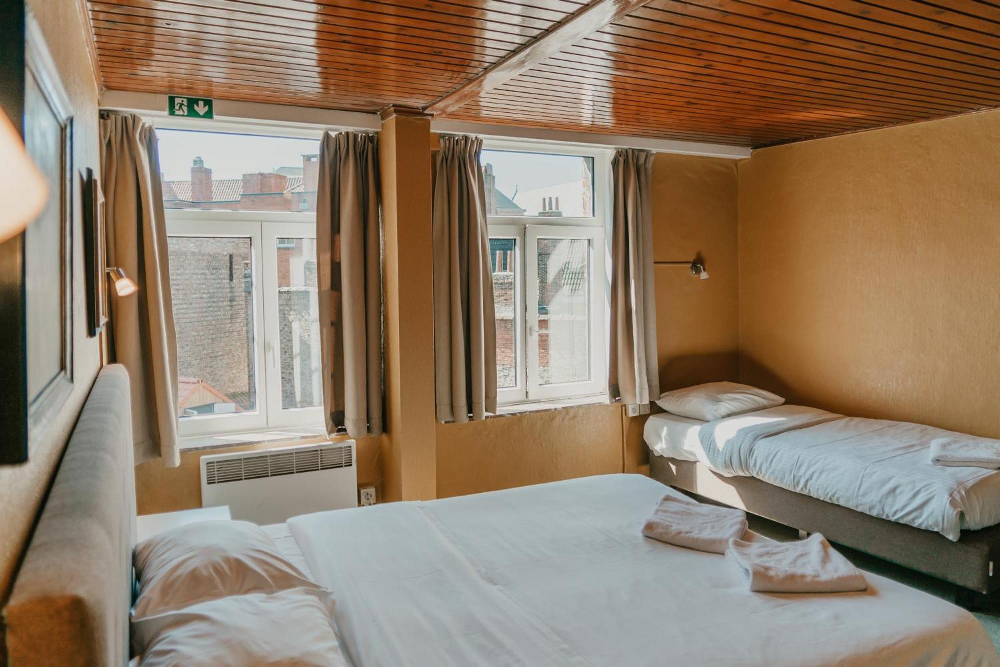 ברוז' Hotel Cavalier מראה חיצוני תמונה