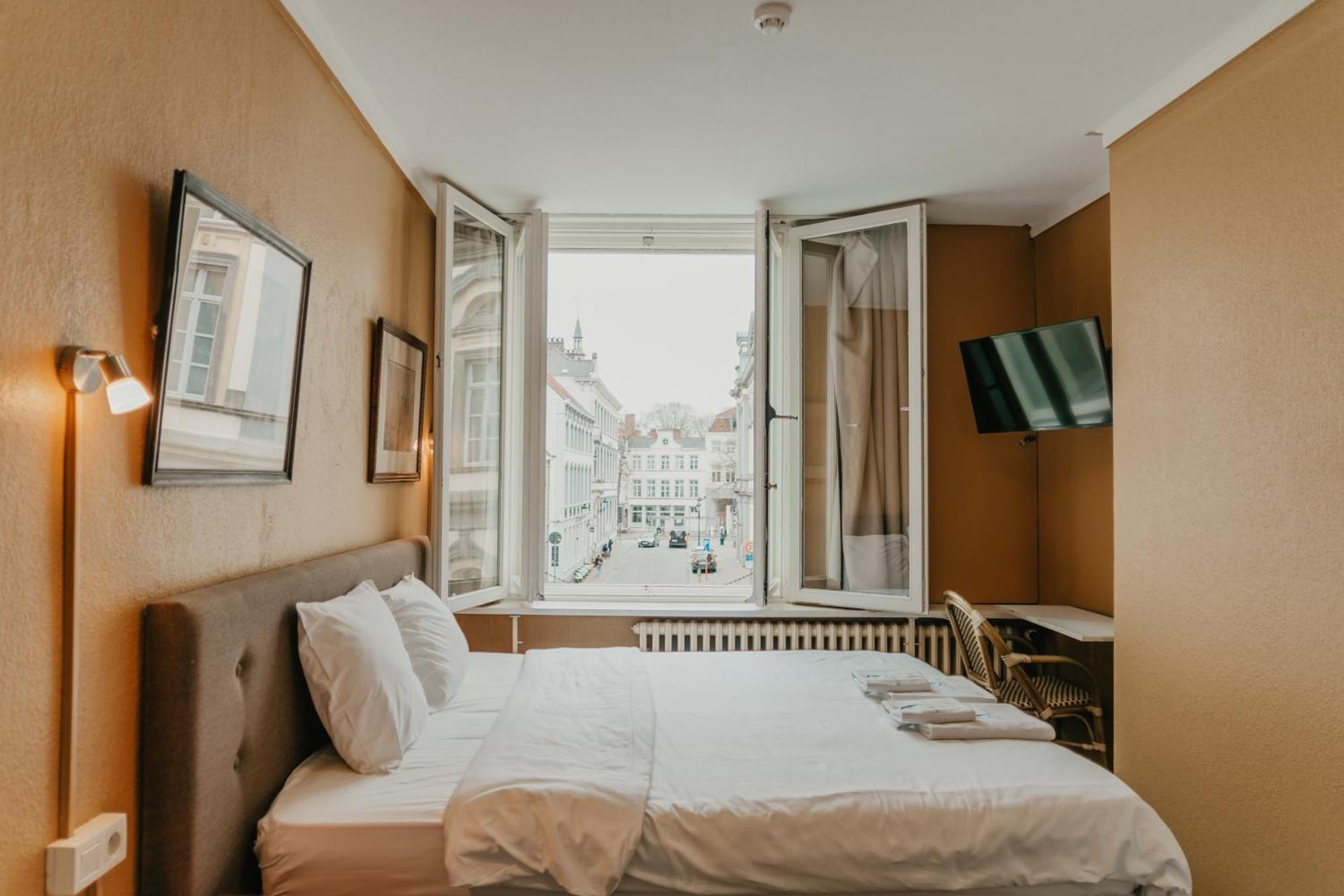 ברוז' Hotel Cavalier מראה חיצוני תמונה