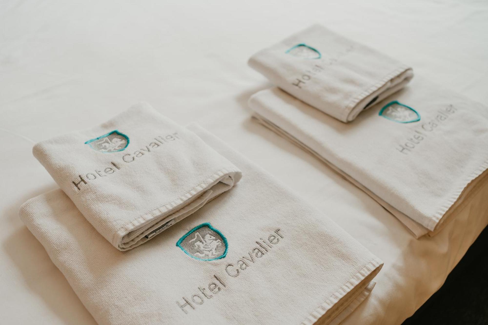 ברוז' Hotel Cavalier מראה חיצוני תמונה