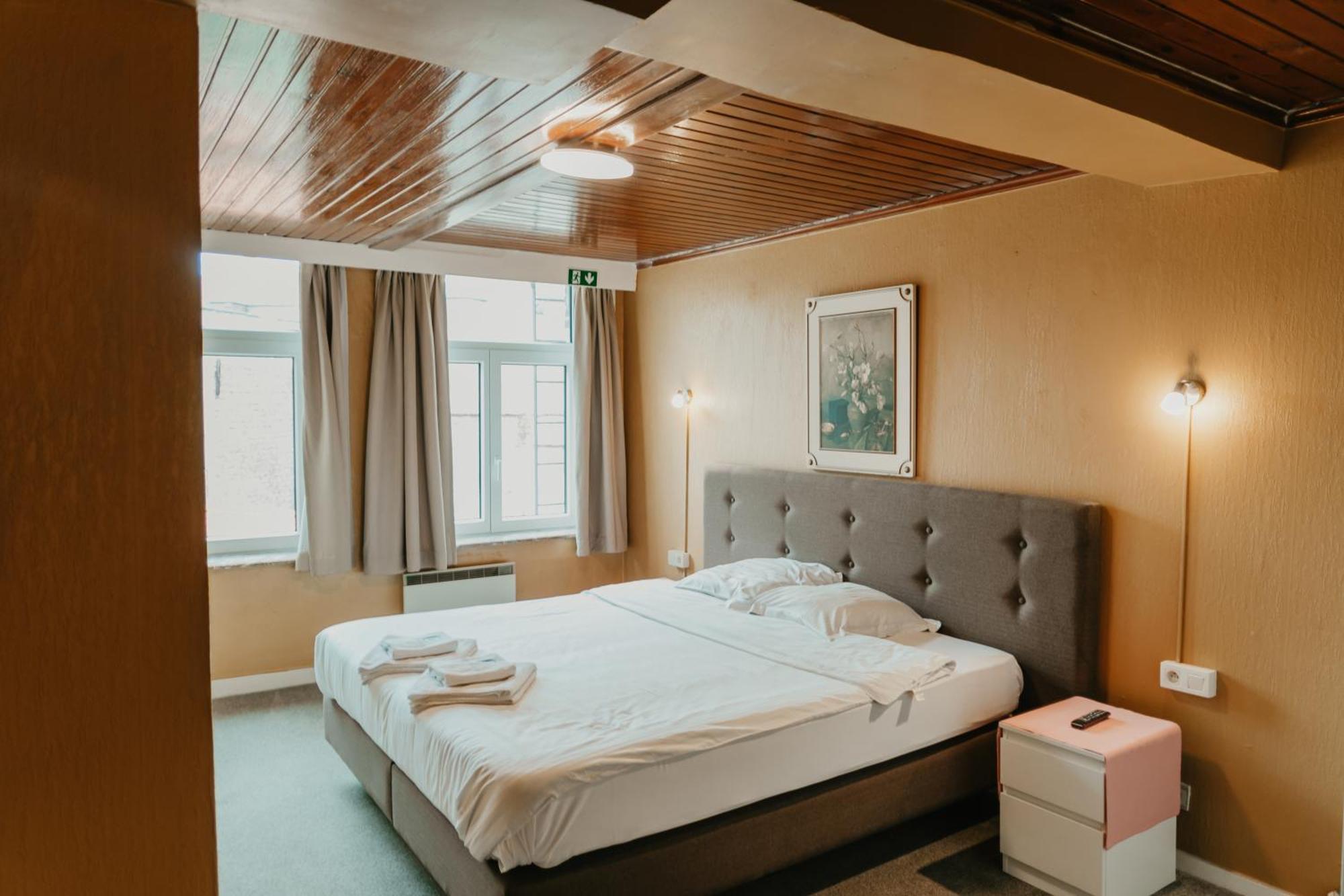 ברוז' Hotel Cavalier מראה חיצוני תמונה