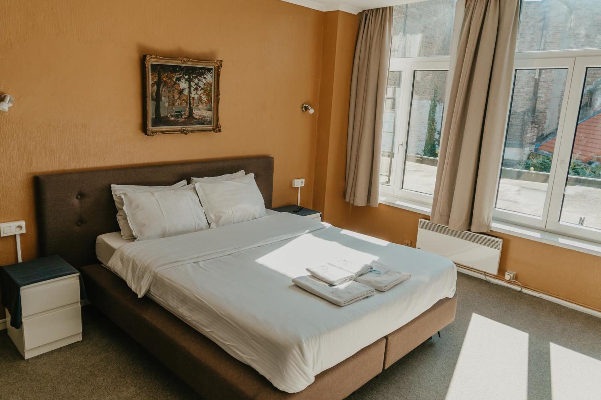 ברוז' Hotel Cavalier מראה חיצוני תמונה