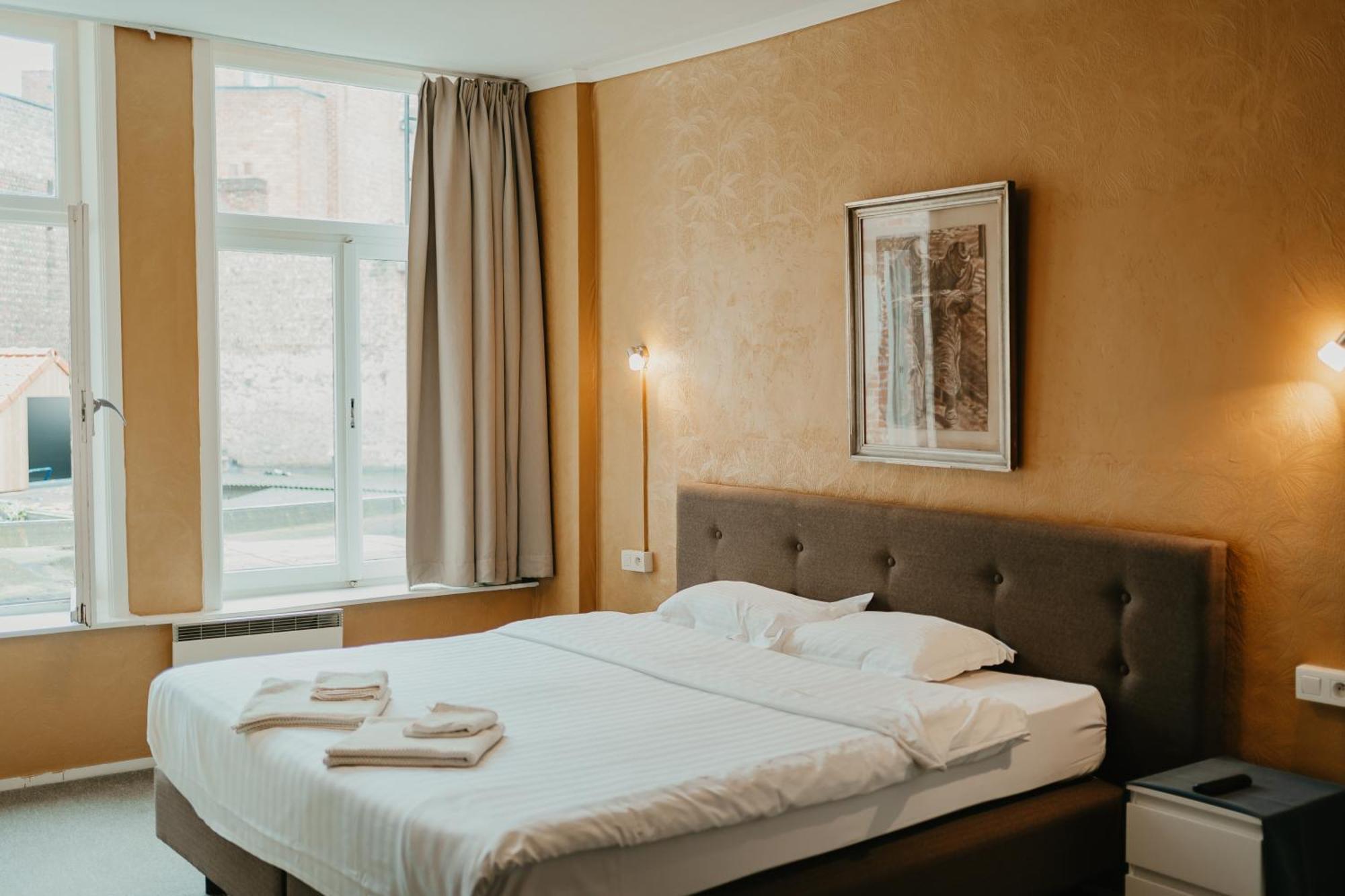 ברוז' Hotel Cavalier מראה חיצוני תמונה