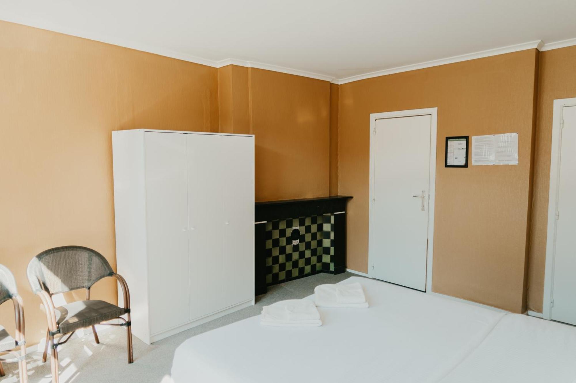 ברוז' Hotel Cavalier מראה חיצוני תמונה
