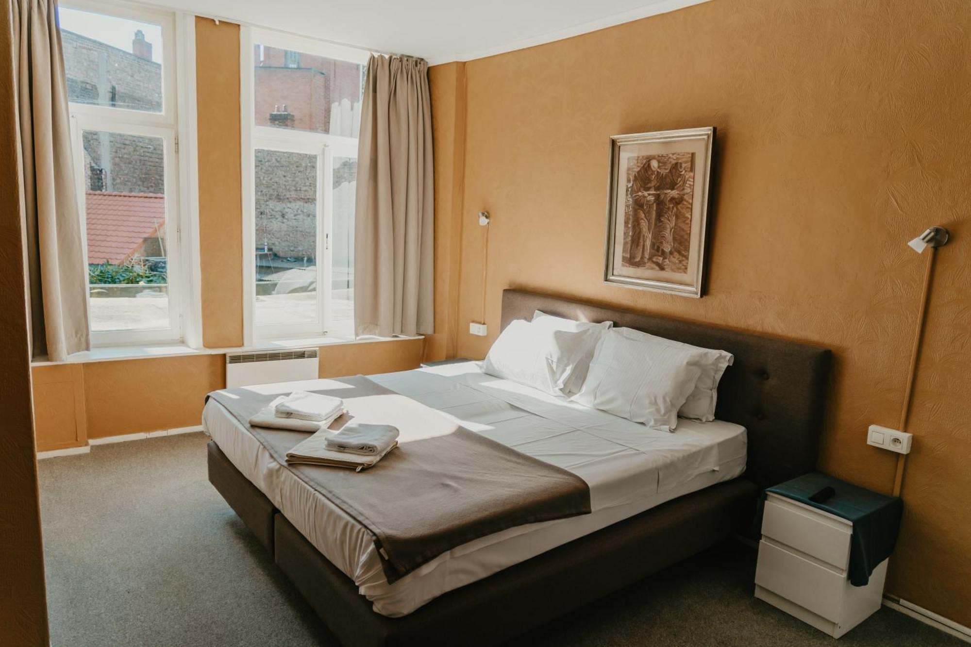 ברוז' Hotel Cavalier מראה חיצוני תמונה